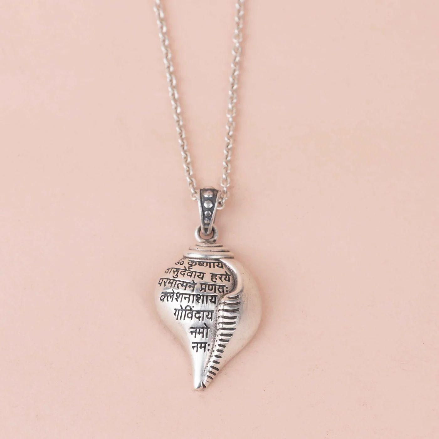 Shri Krishna Shankha Pendant with Chain – Silver Finish (Free Size)